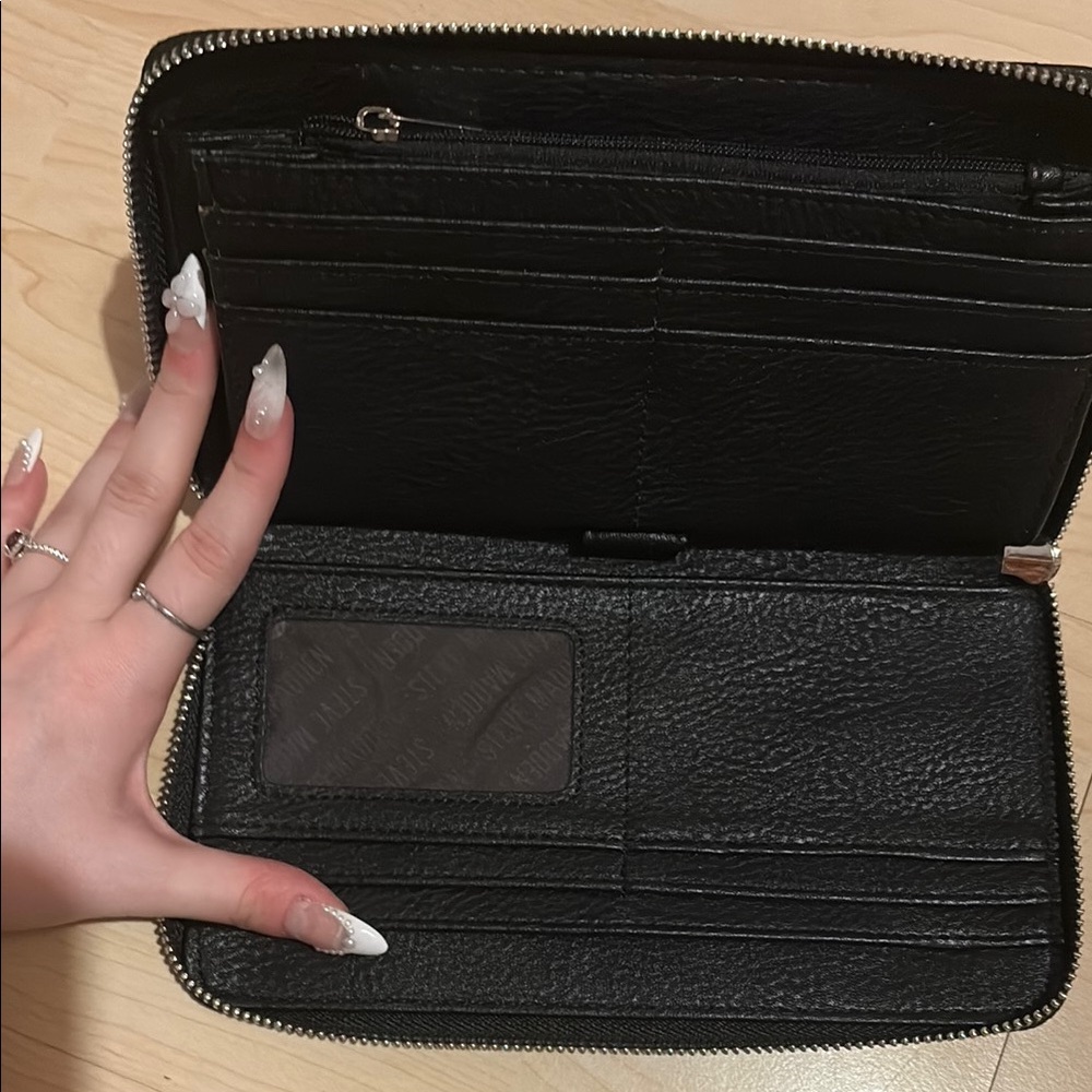 Steve Madden Black Quilted Wallet - Picture 6 of 9